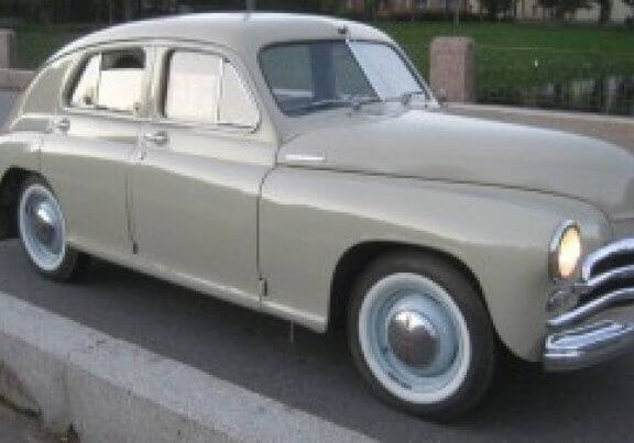 Das Symbol der UdSSR - der legendäre sowjetische Oldtimer Pobeda