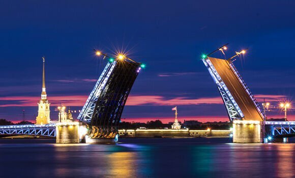 Breeding the bridge St Petersburg