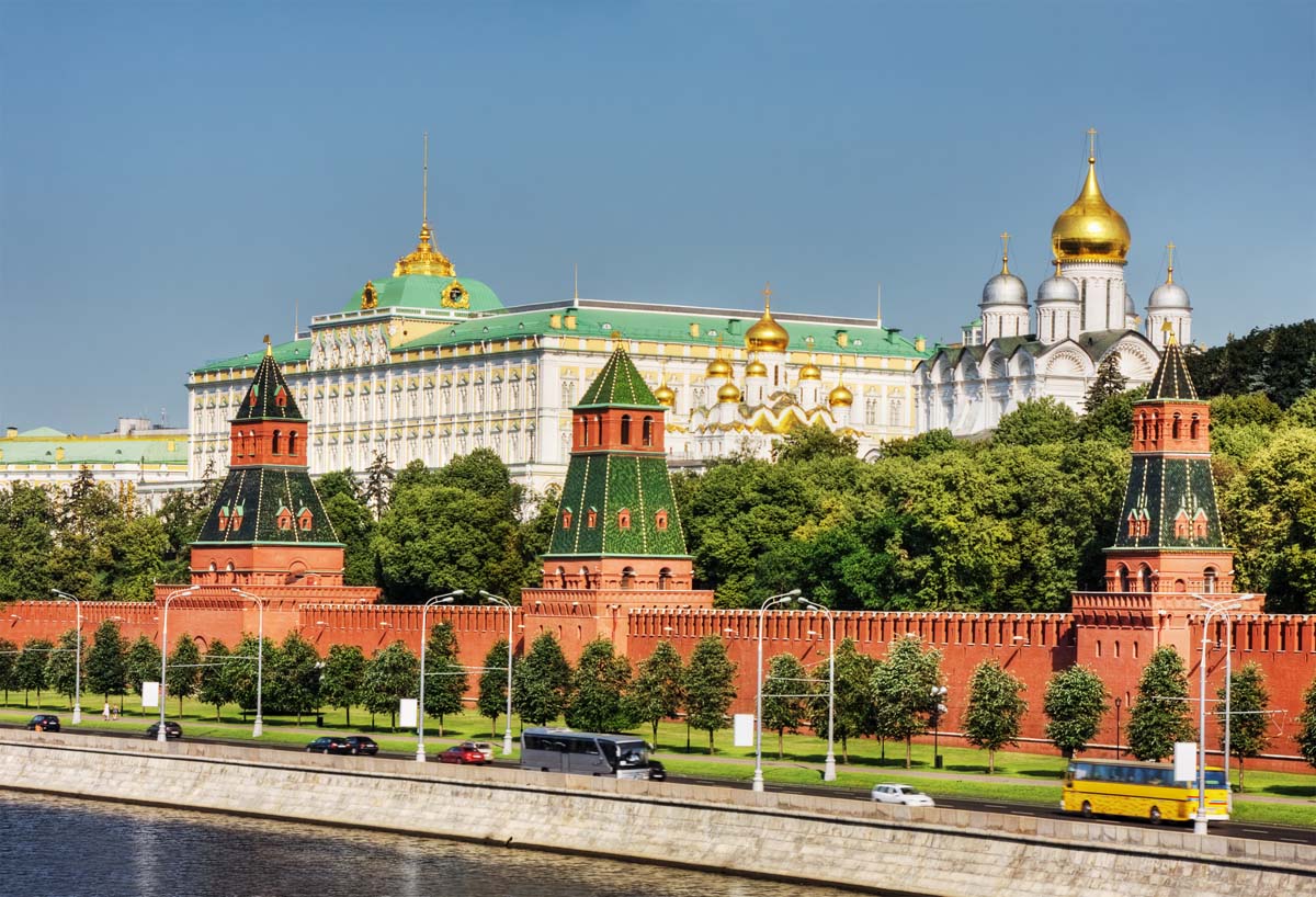 walls of the kremlin moscow tour